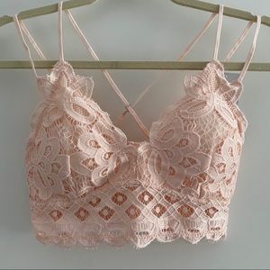 Anemone crochet / lace bralette Creme de peche